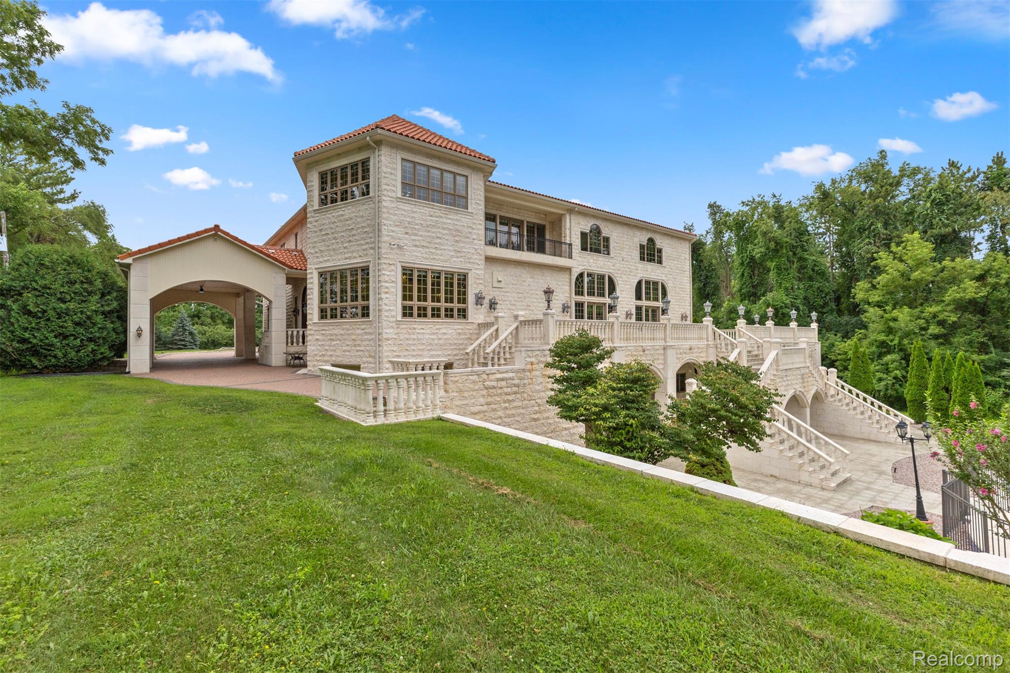 Northville, Michigan, 48168, United States, 9 Bedrooms Bedrooms, ,14 BathroomsBathrooms,Residential,Active,1904136