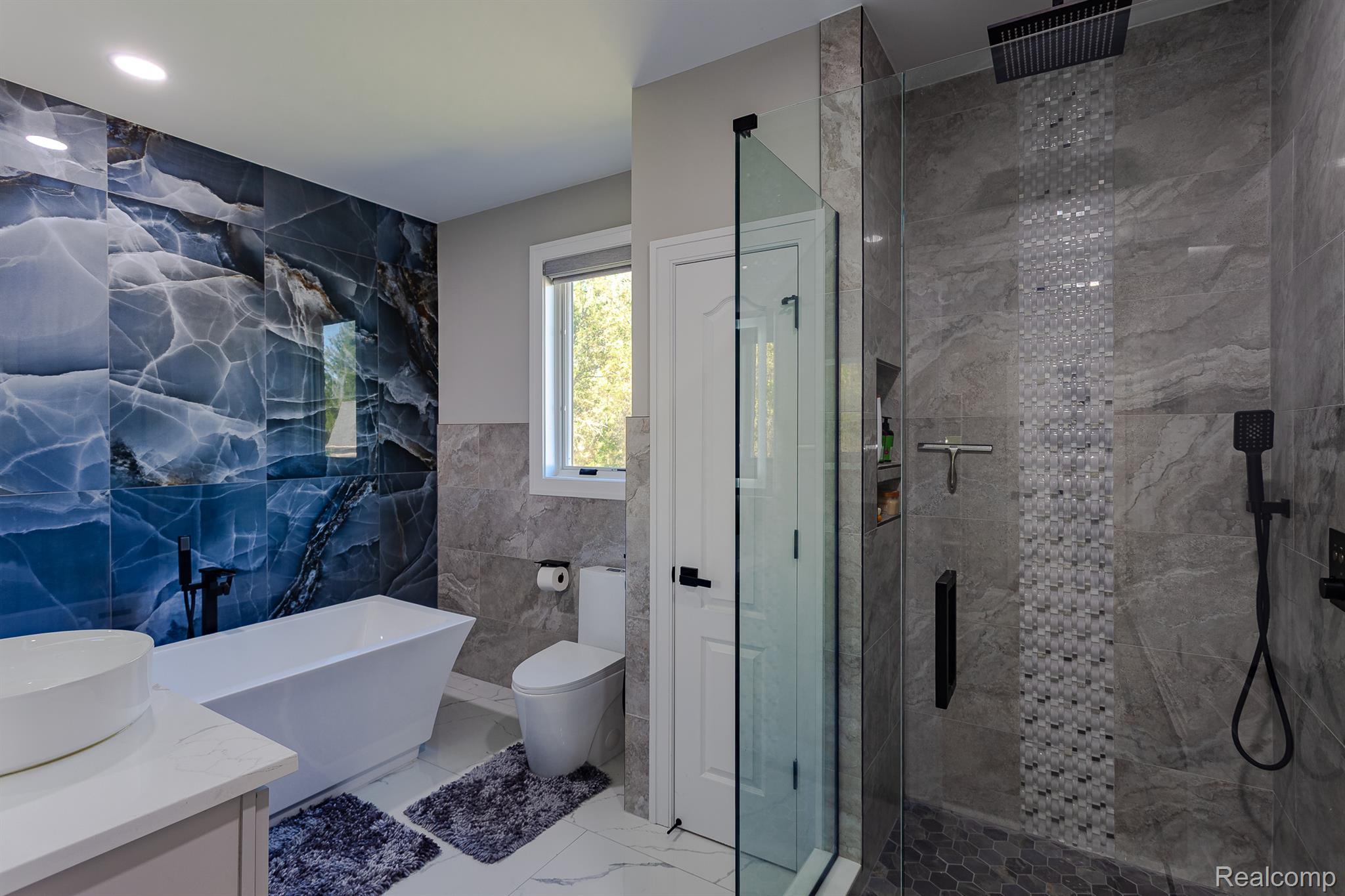 Rochesterhills, Michigan, 48307, United States, 4 Bedrooms Bedrooms, ,5 BathroomsBathrooms,Residential,Active,1962188