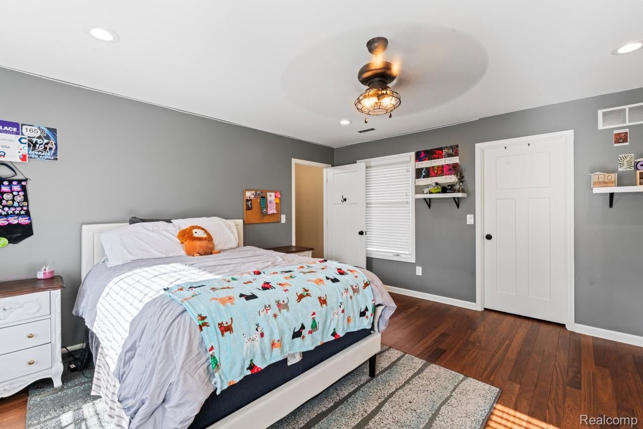 Linden, Michigan, 48451, United States, 5 Bedrooms Bedrooms, ,6 BathroomsBathrooms,Residential,Active,2022367
