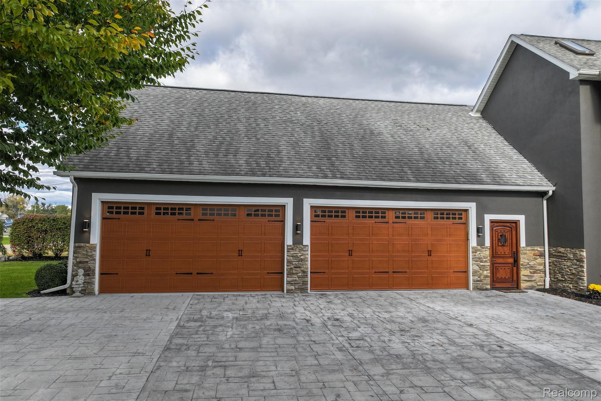 Linden, Michigan, 48451, United States, 5 Bedrooms Bedrooms, ,6 BathroomsBathrooms,Residential,Active,2022367