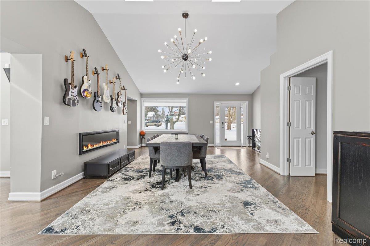 Clarkston, Michigan, 48346, United States, 4 Bedrooms Bedrooms, ,3 BathroomsBathrooms,Residential,Active,2012215