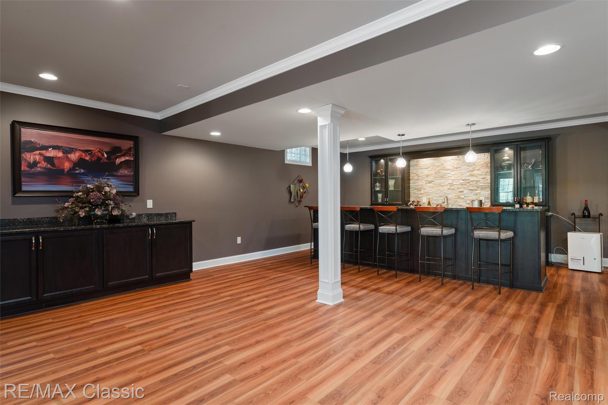 Novi, Michigan, 48374, United States, 5 Bedrooms Bedrooms, ,5 BathroomsBathrooms,Residential,Pending,2052115