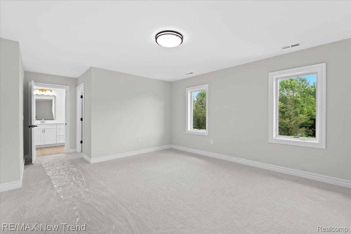 Farmingtonhills, Michigan, 48336, United States, 5 Bedrooms Bedrooms, ,5 BathroomsBathrooms,Residential,Active,1985604