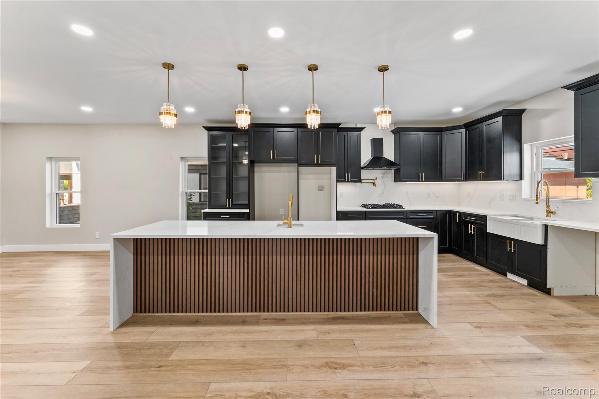 Detroit, Michigan, 48201, United States, 5 Bedrooms Bedrooms, ,6 BathroomsBathrooms,Residential,Active,1963411