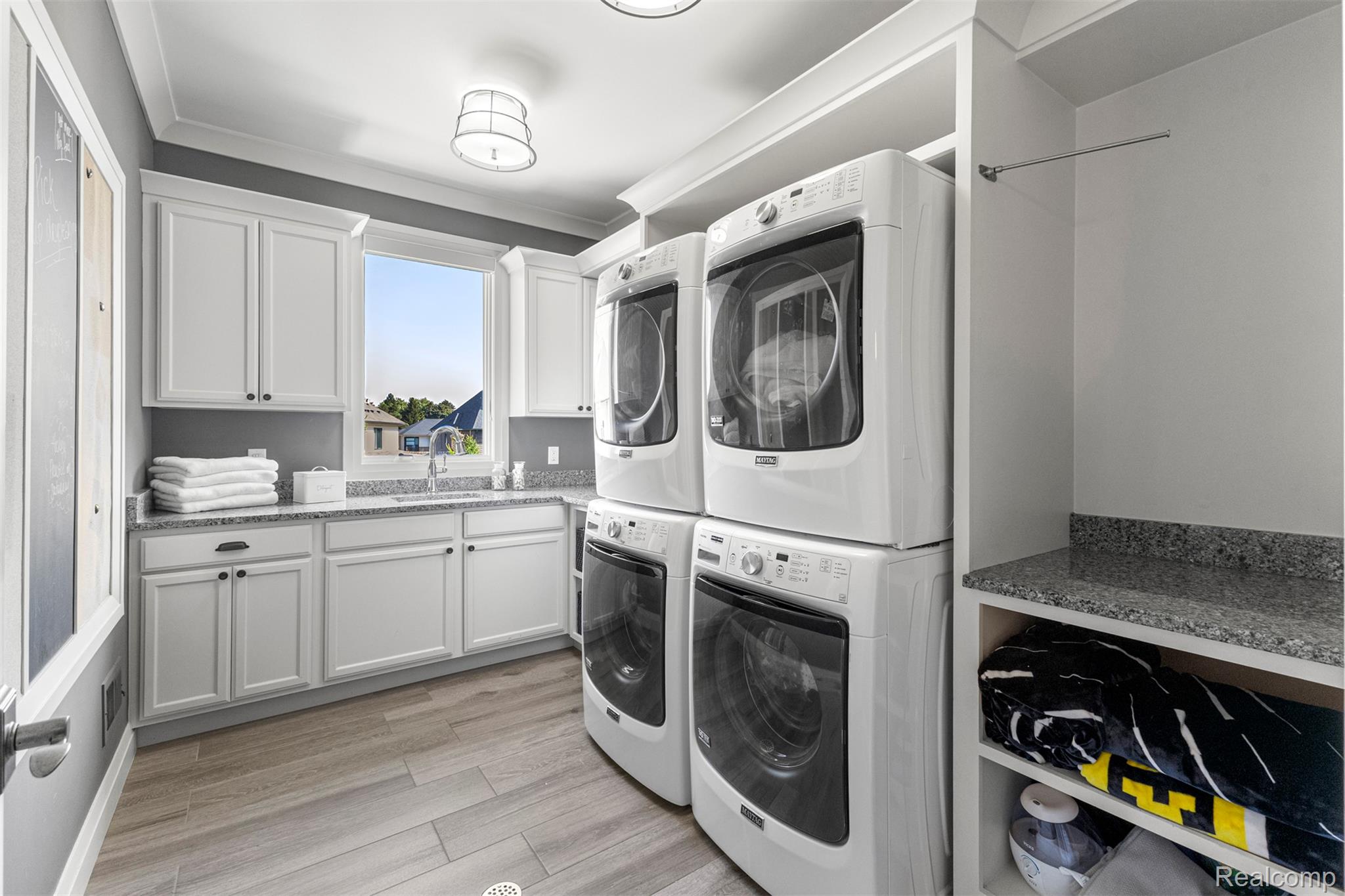 Northville, Michigan, 48168, United States, 5 Bedrooms Bedrooms, ,7 BathroomsBathrooms,Residential,Active,1960117