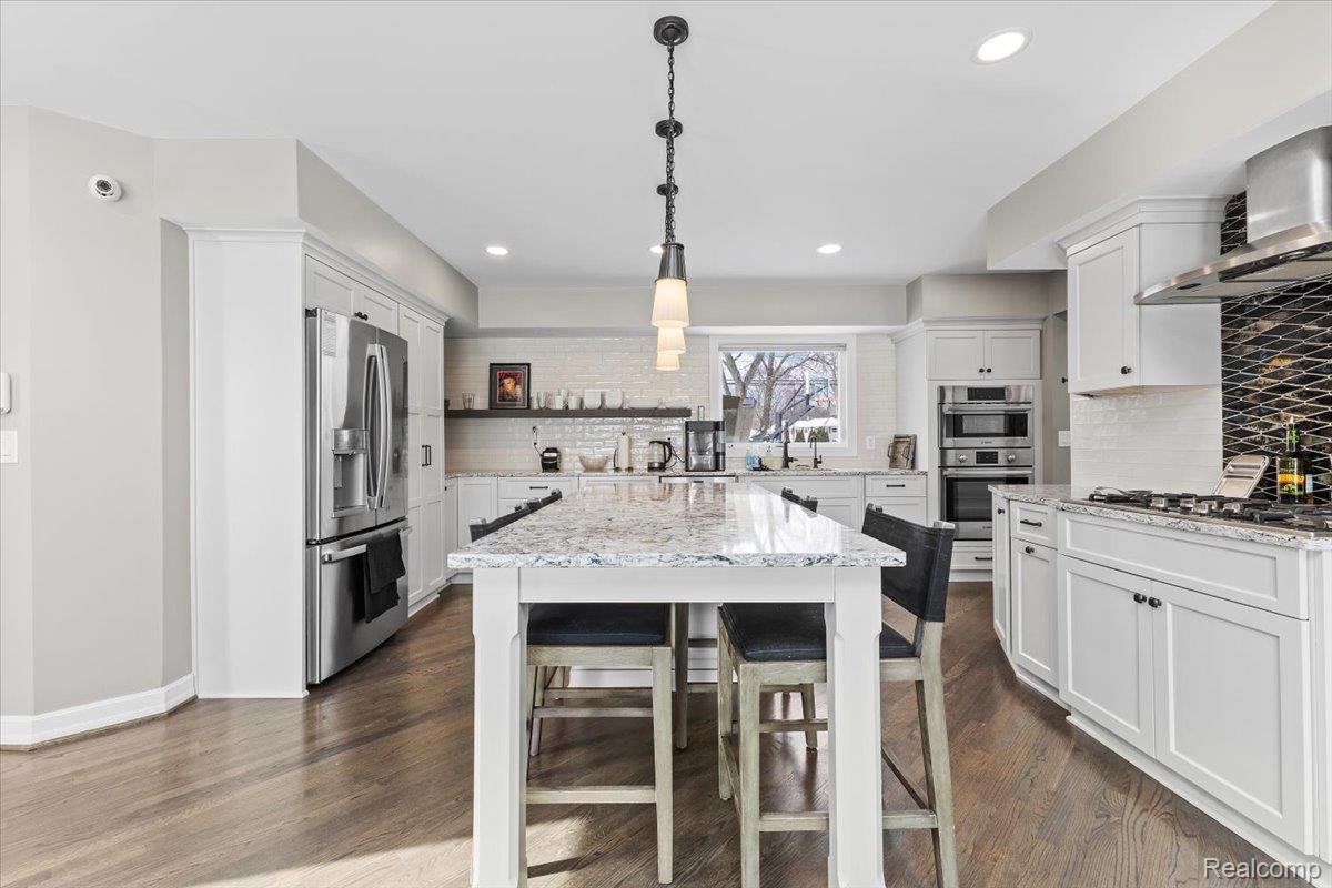 Clarkston, Michigan, 48346, United States, 4 Bedrooms Bedrooms, ,3 BathroomsBathrooms,Residential,Active,2012215