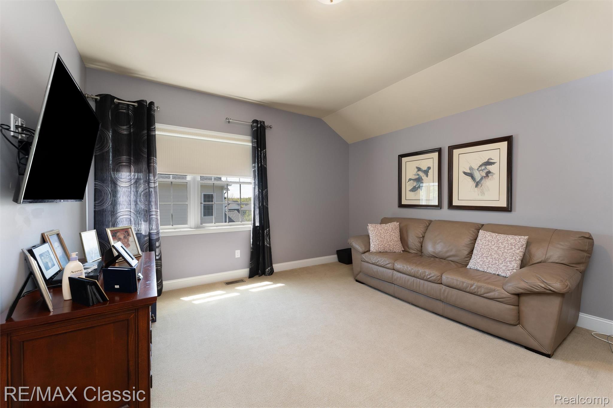 Novi, Michigan, 48374, United States, 5 Bedrooms Bedrooms, ,5 BathroomsBathrooms,Residential,Pending,2052115