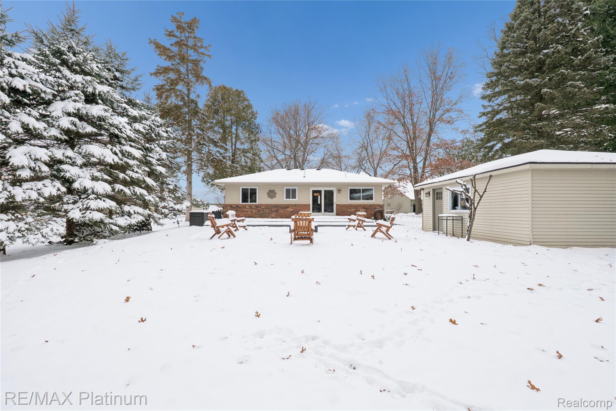 Brighton, Michigan, 48116, United States, 2 Bedrooms Bedrooms, ,2 BathroomsBathrooms,Residential,Active,2007644