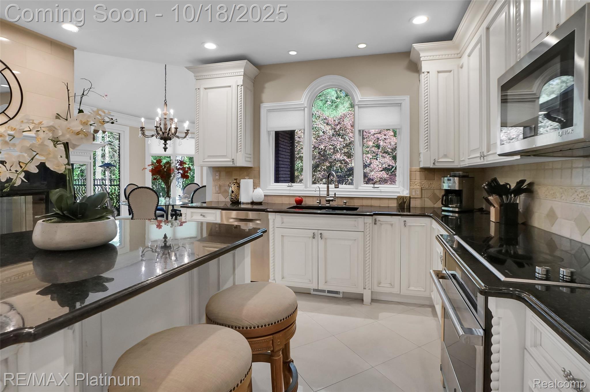 Brighton, Michigan, 48116, United States, 6 Bedrooms Bedrooms, ,7 BathroomsBathrooms,Residential,Active,1965994