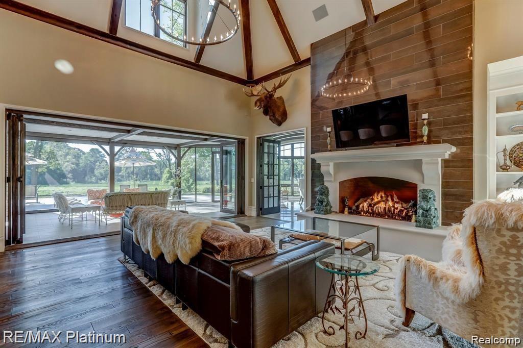 Howell, Michigan, 48843, United States, 5 Bedrooms Bedrooms, ,6 BathroomsBathrooms,Residential,Active,1714075