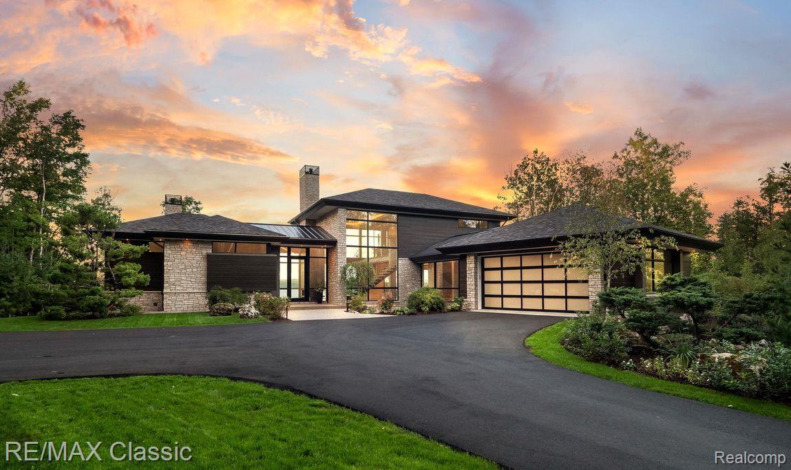 Highland, Michigan, 48357, United States, 4 Bedrooms Bedrooms, ,4 BathroomsBathrooms,Residential,Active,1703285