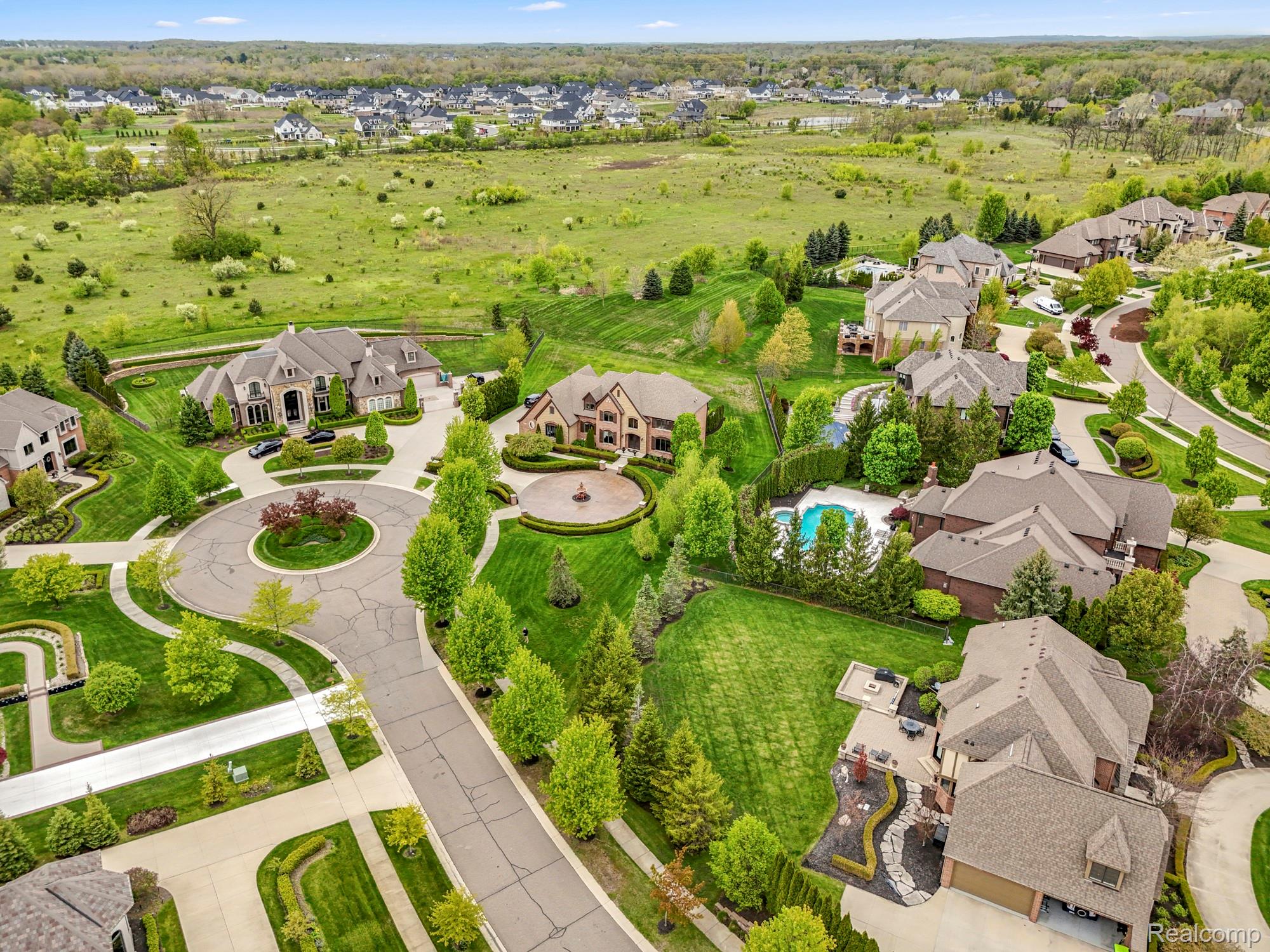 Northville, Michigan, 48167, United States, 4 Bedrooms Bedrooms, ,4 BathroomsBathrooms,Residential,Active,2052116