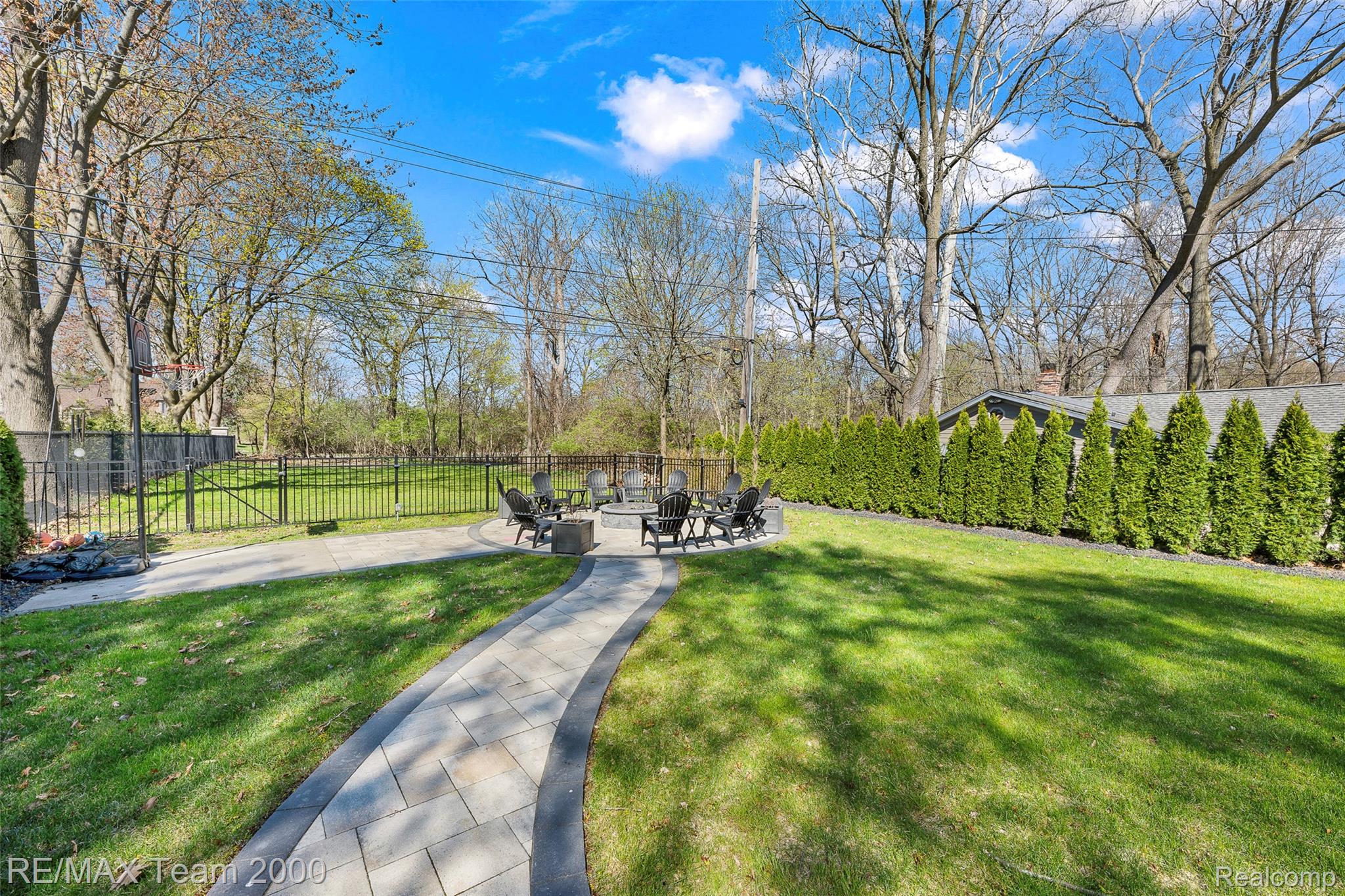 Dearborn, Michigan, 48124, United States, 4 Bedrooms Bedrooms, ,4 BathroomsBathrooms,Residential,Active,1985553