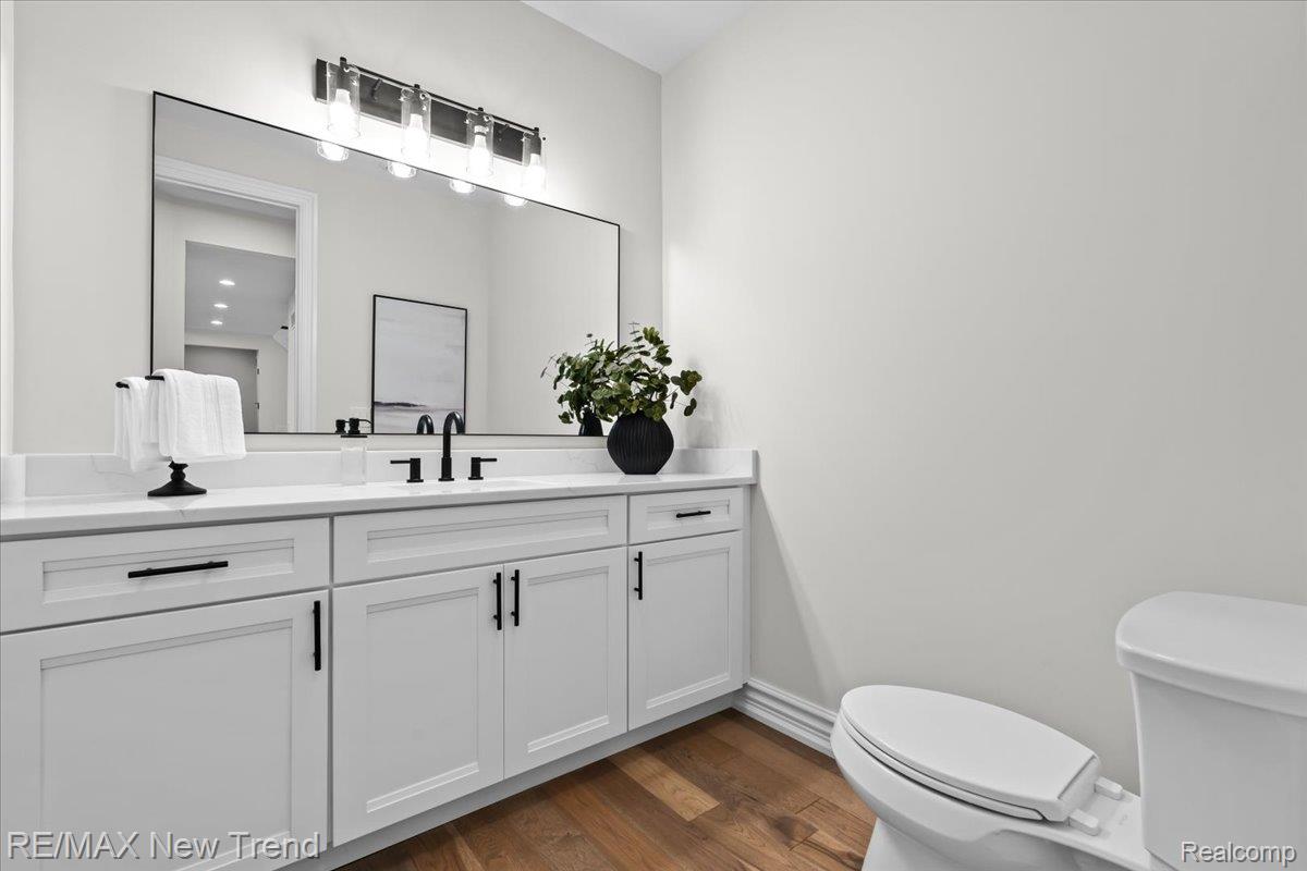 Farmingtonhills, Michigan, 48336, United States, 5 Bedrooms Bedrooms, ,5 BathroomsBathrooms,Residential,Active,1945053