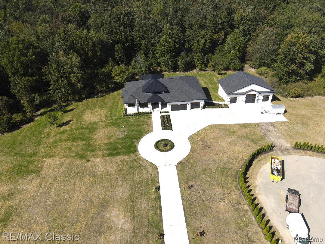 Milford, Michigan, 48381, United States, 4 Bedrooms Bedrooms, ,4 BathroomsBathrooms,Residential,Active,1893262