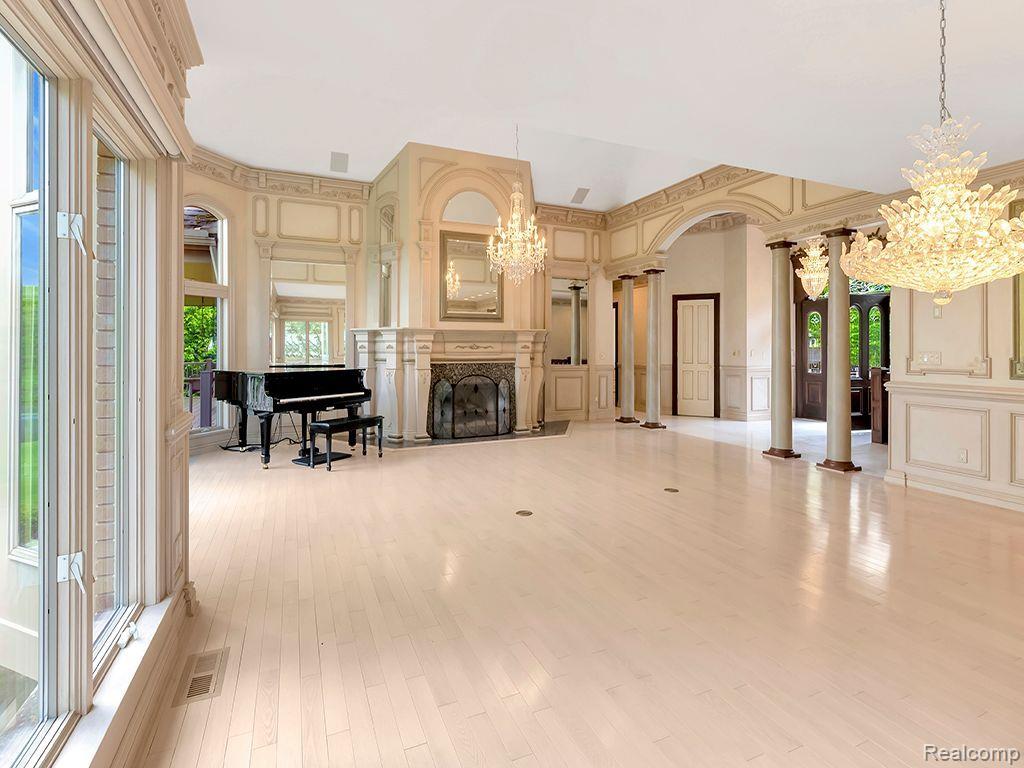 Northville, Michigan, 48167, United States, 6 Bedrooms Bedrooms, ,6 BathroomsBathrooms,Residential,Active,1850675