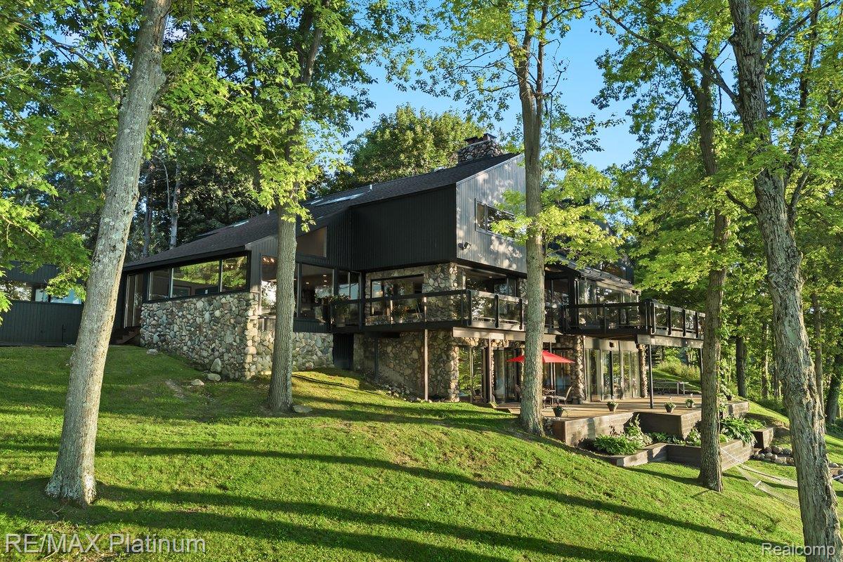 Howell, Michigan, 48843, United States, 4 Bedrooms Bedrooms, ,6 BathroomsBathrooms,Residential,Active,1973360