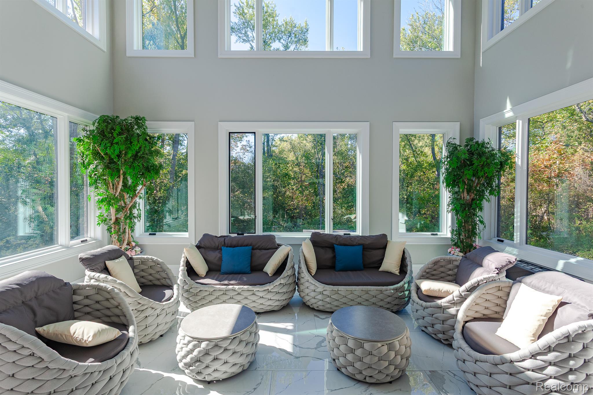 Rochesterhills, Michigan, 48307, United States, 4 Bedrooms Bedrooms, ,5 BathroomsBathrooms,Residential,Active,1962188