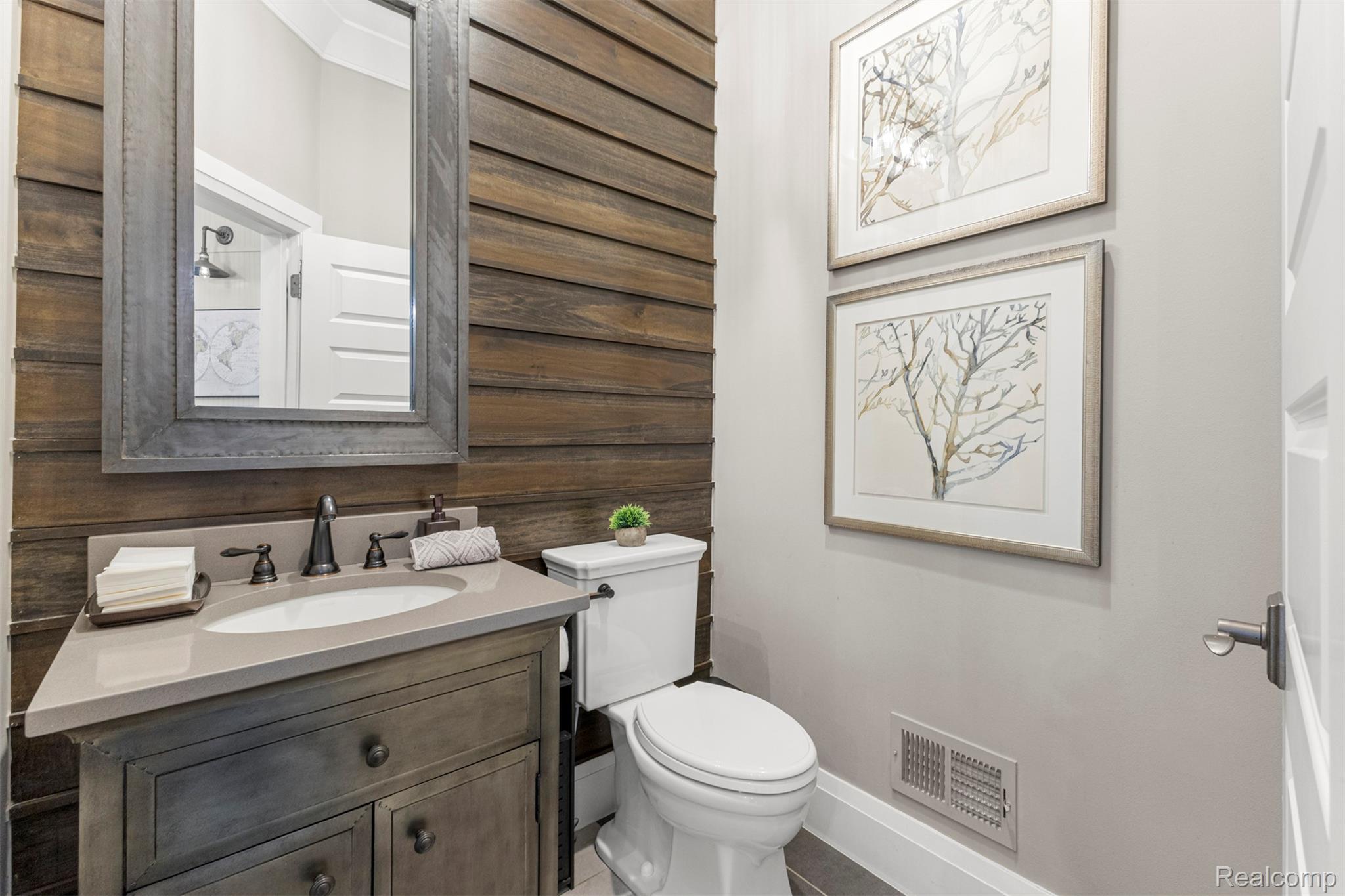 Northville, Michigan, 48168, United States, 5 Bedrooms Bedrooms, ,7 BathroomsBathrooms,Residential,Active,1960117