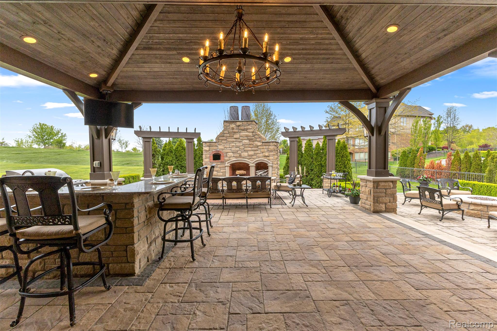 Northville, Michigan, 48167, United States, 4 Bedrooms Bedrooms, ,4 BathroomsBathrooms,Residential,Active,2052116
