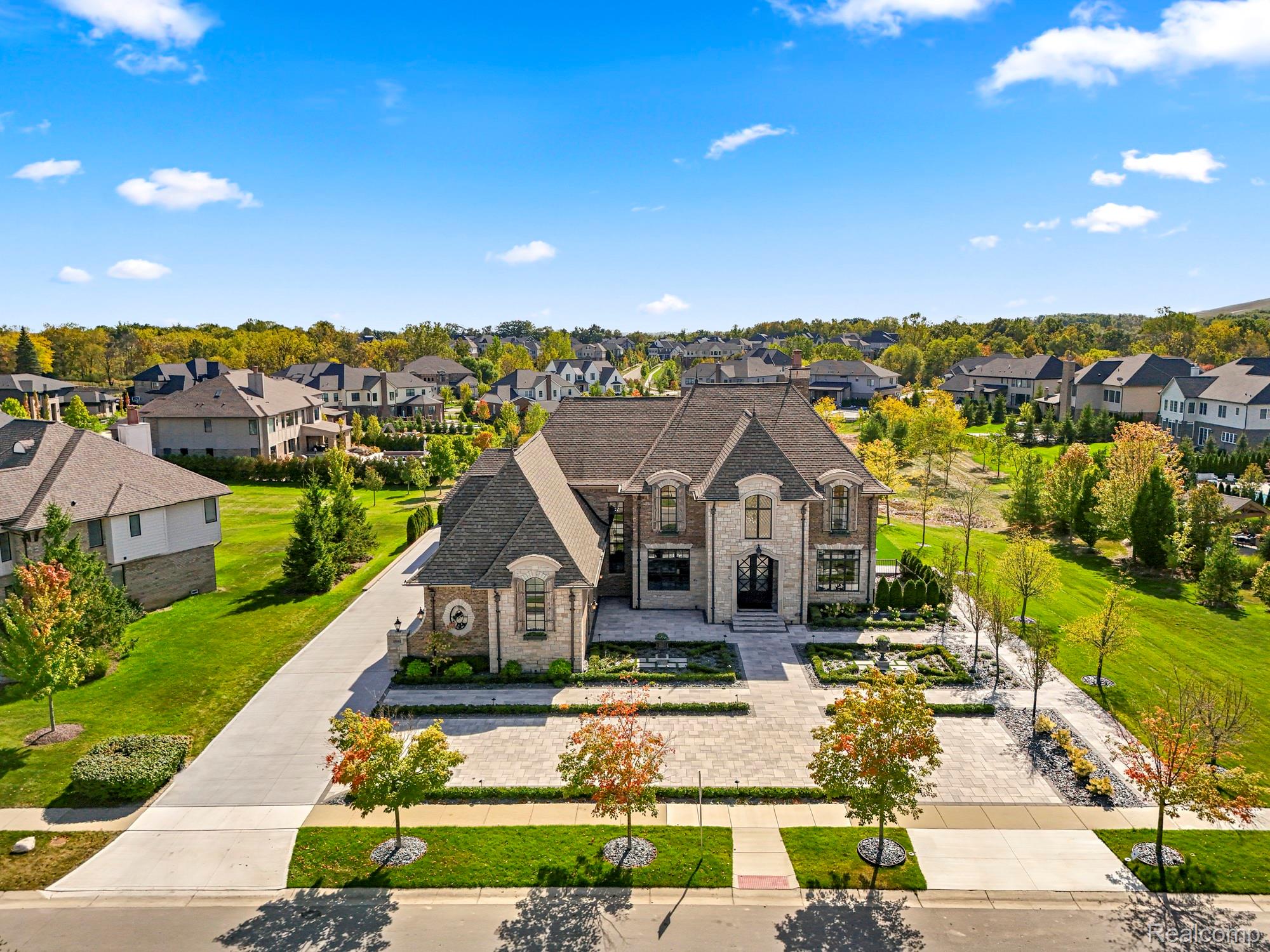 Northville, Michigan, 48168, United States, 5 Bedrooms Bedrooms, ,7 BathroomsBathrooms,Residential,Active,1960117