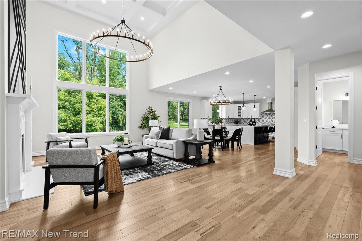Farmingtonhills, Michigan, 48336, United States, 5 Bedrooms Bedrooms, ,5 BathroomsBathrooms,Residential,Active,1945053