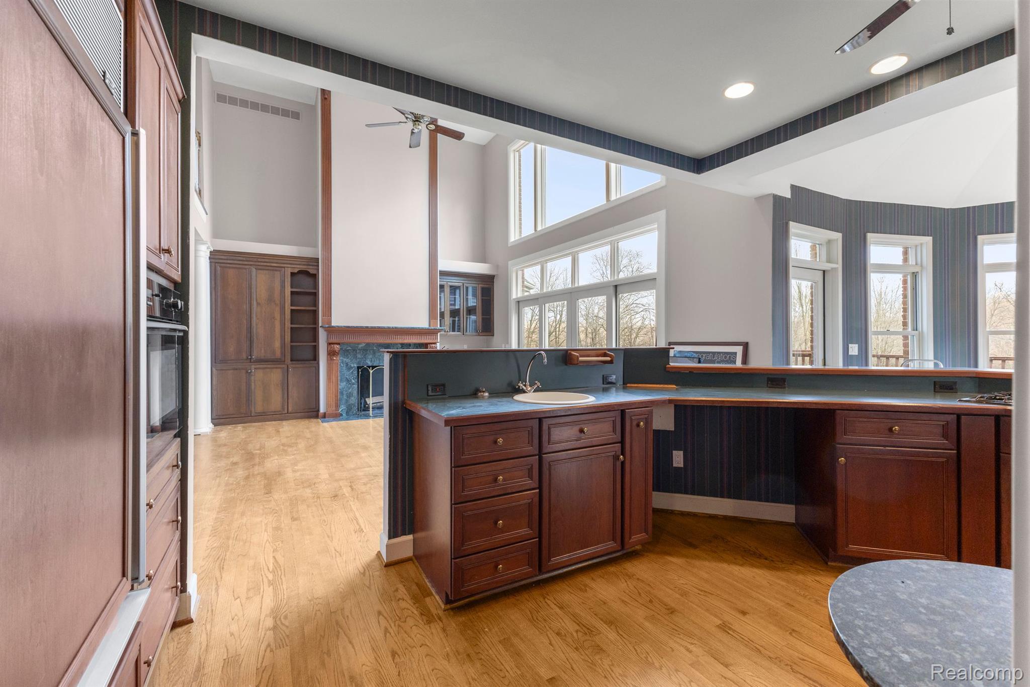 Annarbor, Michigan, 48105, United States, 5 Bedrooms Bedrooms, ,5 BathroomsBathrooms,Residential,Active,1899239