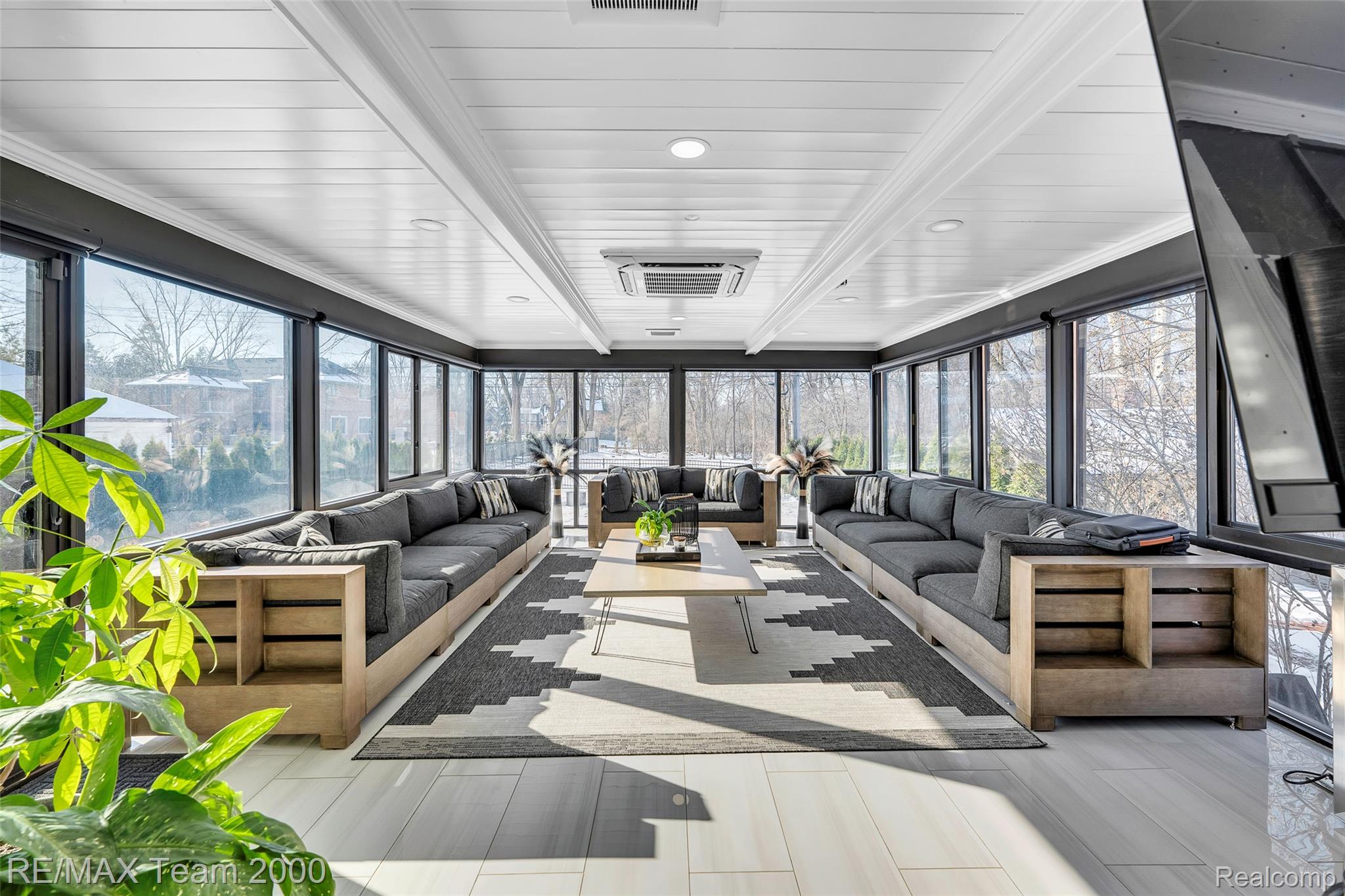 Dearborn, Michigan, 48124, United States, 4 Bedrooms Bedrooms, ,4 BathroomsBathrooms,Residential,Active,1985553