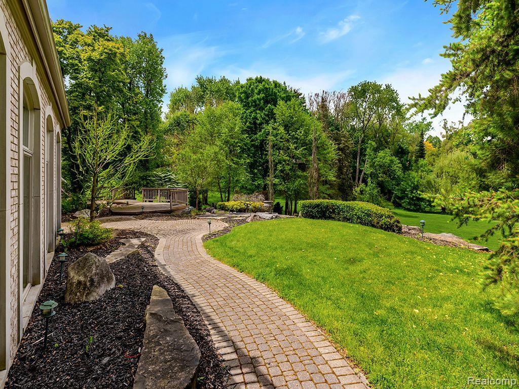 Northville, Michigan, 48167, United States, 6 Bedrooms Bedrooms, ,6 BathroomsBathrooms,Residential,Active,1850675