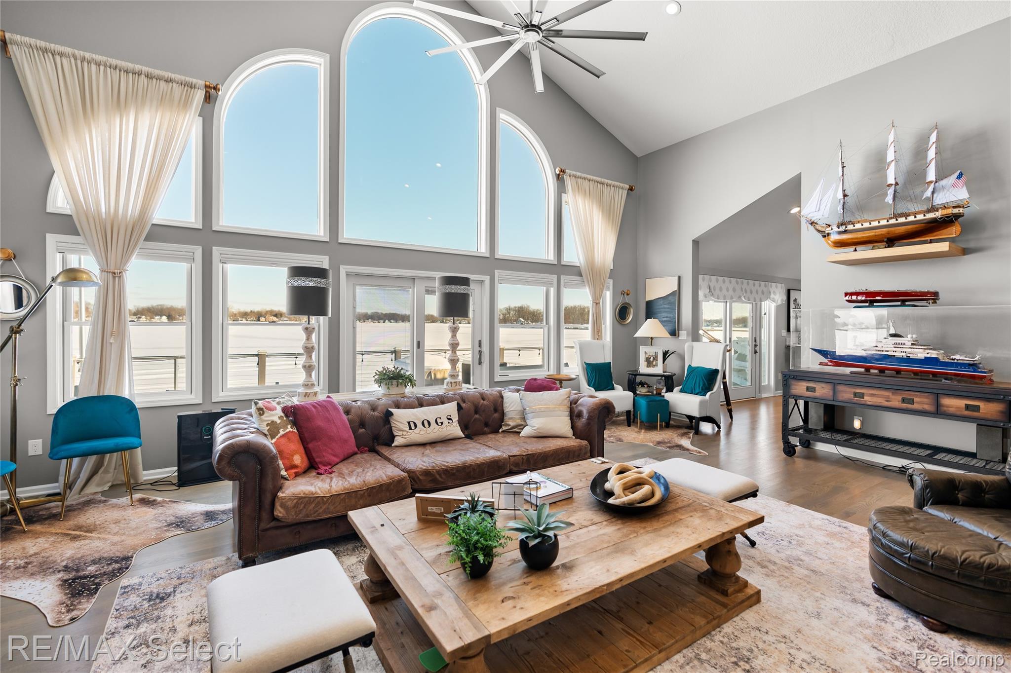 Fenton, Michigan, 48430, United States, 4 Bedrooms Bedrooms, ,5 BathroomsBathrooms,Residential,Active,2016693