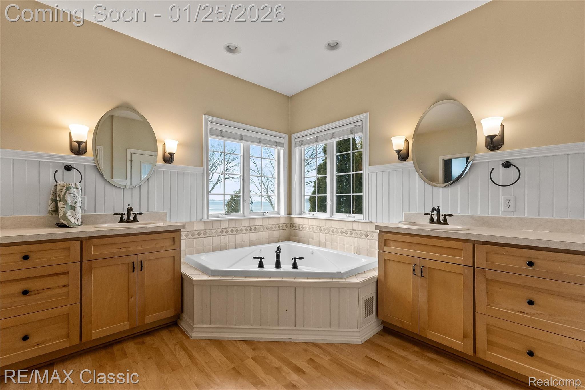 Whitehall, Michigan, 49461, United States, 5 Bedrooms Bedrooms, ,6 BathroomsBathrooms,Residential,Active,2012808