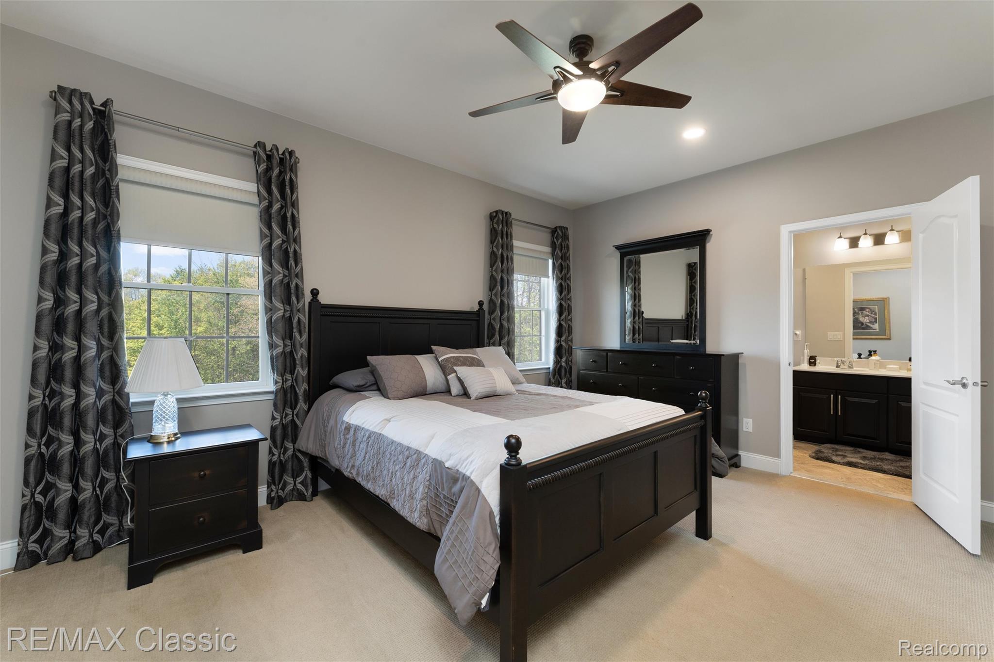 Novi, Michigan, 48374, United States, 5 Bedrooms Bedrooms, ,5 BathroomsBathrooms,Residential,Pending,2052115