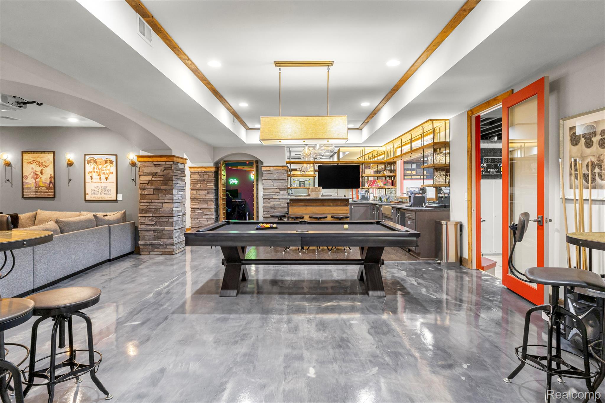 Northville, Michigan, 48168, United States, 5 Bedrooms Bedrooms, ,7 BathroomsBathrooms,Residential,Active,1960117