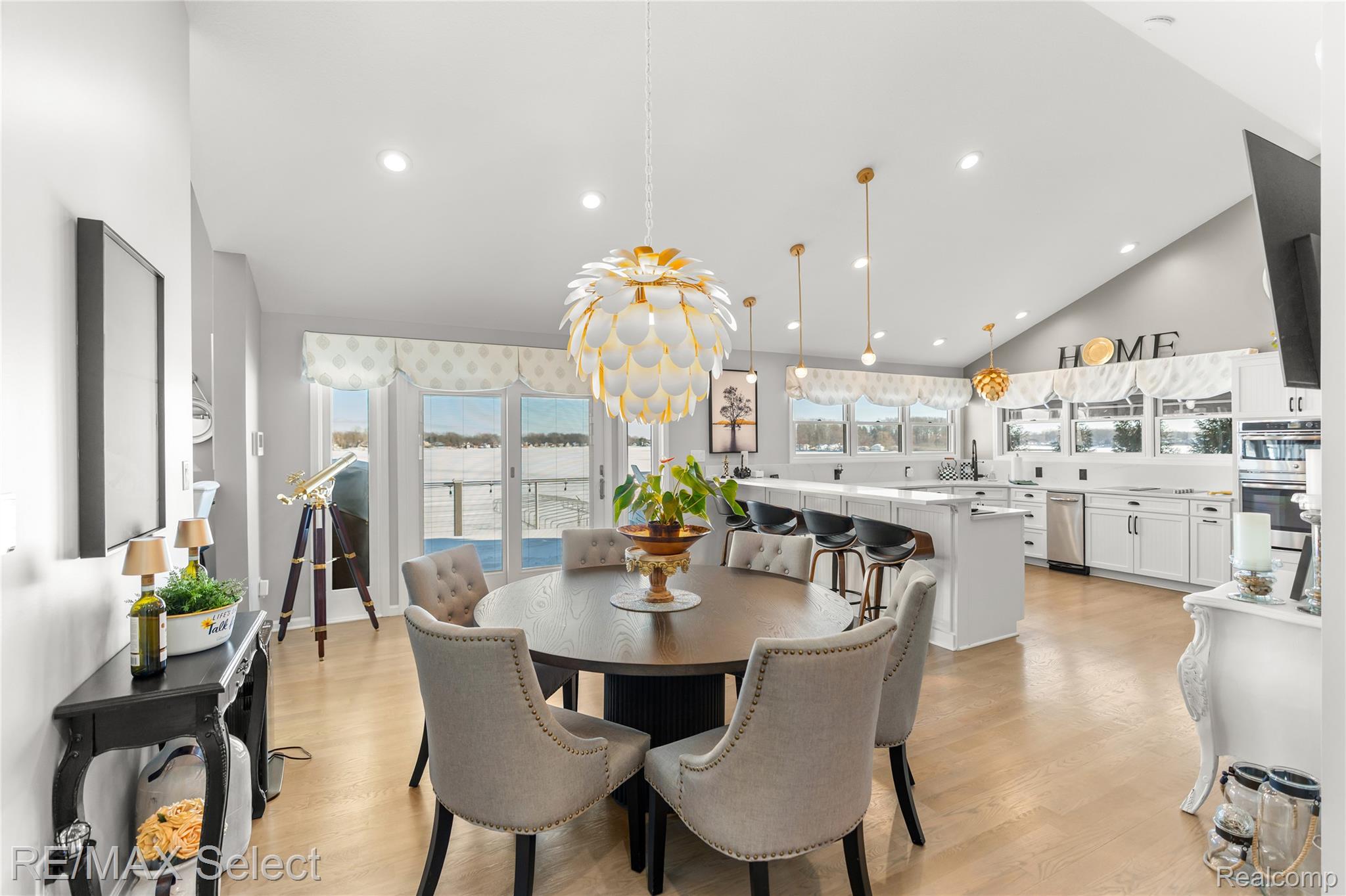 Fenton, Michigan, 48430, United States, 4 Bedrooms Bedrooms, ,5 BathroomsBathrooms,Residential,Active,2016693