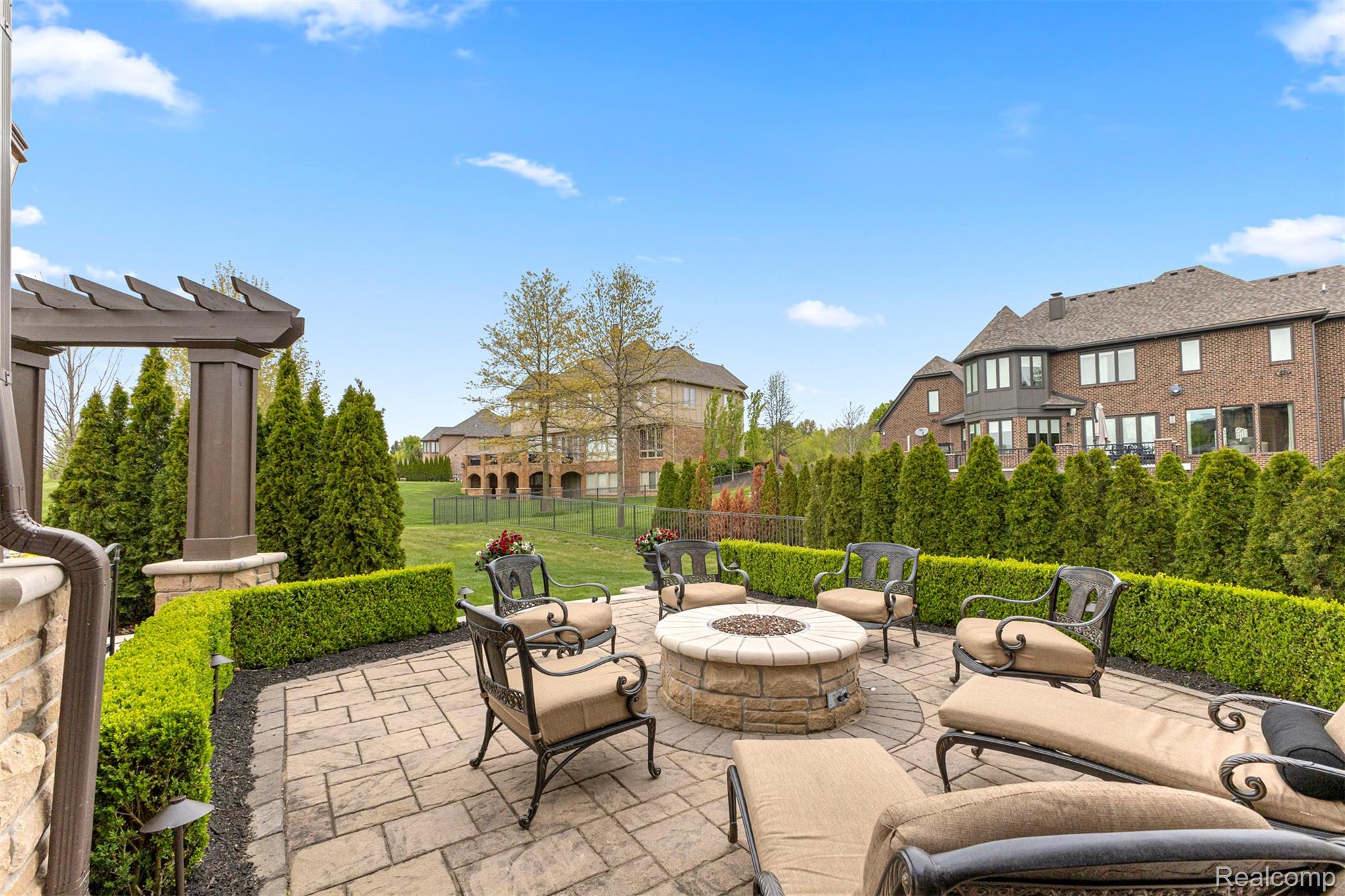 Northville, Michigan, 48167, United States, 4 Bedrooms Bedrooms, ,4 BathroomsBathrooms,Residential,Active,2052116