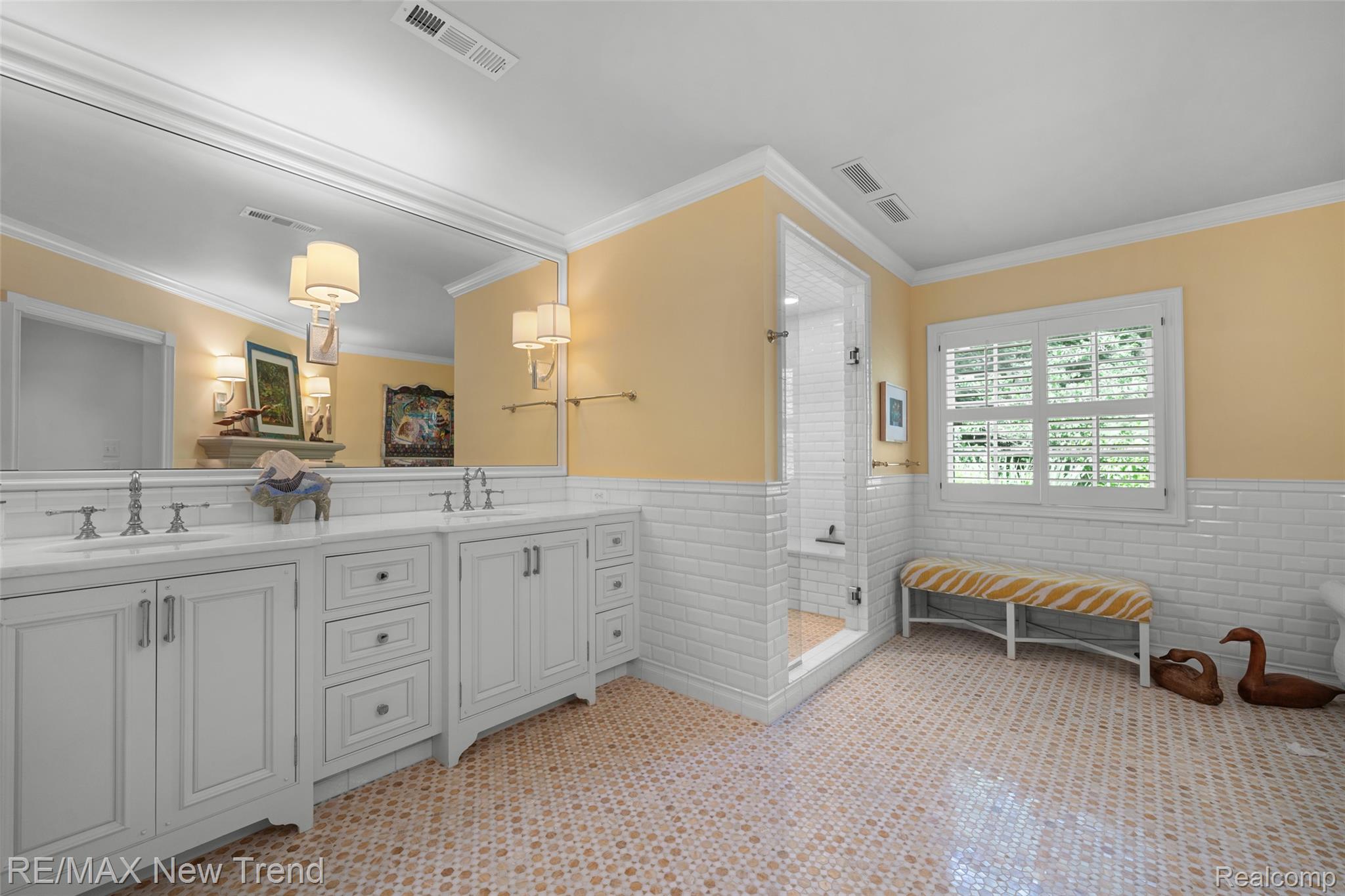 Franklin, Michigan, 48025, United States, 4 Bedrooms Bedrooms, ,4 BathroomsBathrooms,Residential,Active,1926907
