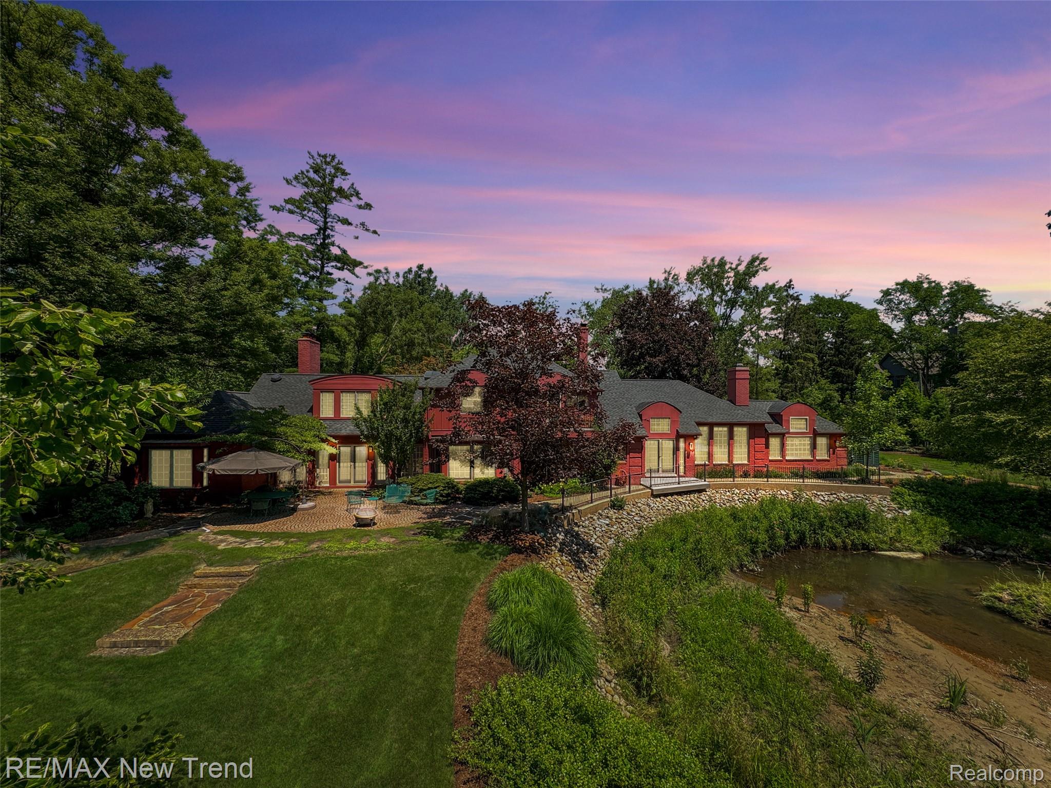 Franklin, Michigan, 48025, United States, 4 Bedrooms Bedrooms, ,4 BathroomsBathrooms,Residential,Active,1926907