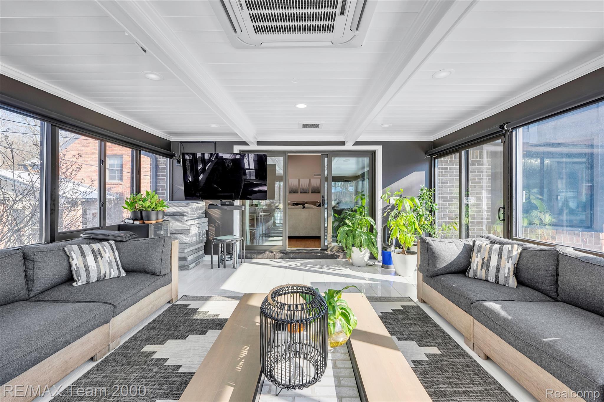 Dearborn, Michigan, 48124, United States, 4 Bedrooms Bedrooms, ,4 BathroomsBathrooms,Residential,Active,1985553