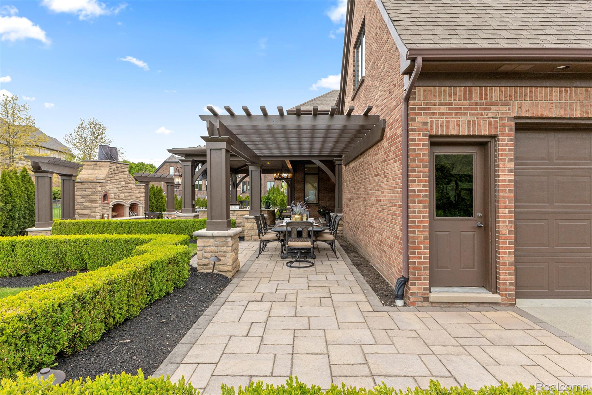 Northville, Michigan, 48167, United States, 4 Bedrooms Bedrooms, ,4 BathroomsBathrooms,Residential,Active,2052116