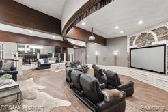 Pinckney, Michigan, 48169, United States, 5 Bedrooms Bedrooms, ,7 BathroomsBathrooms,Residential,Active,1756437