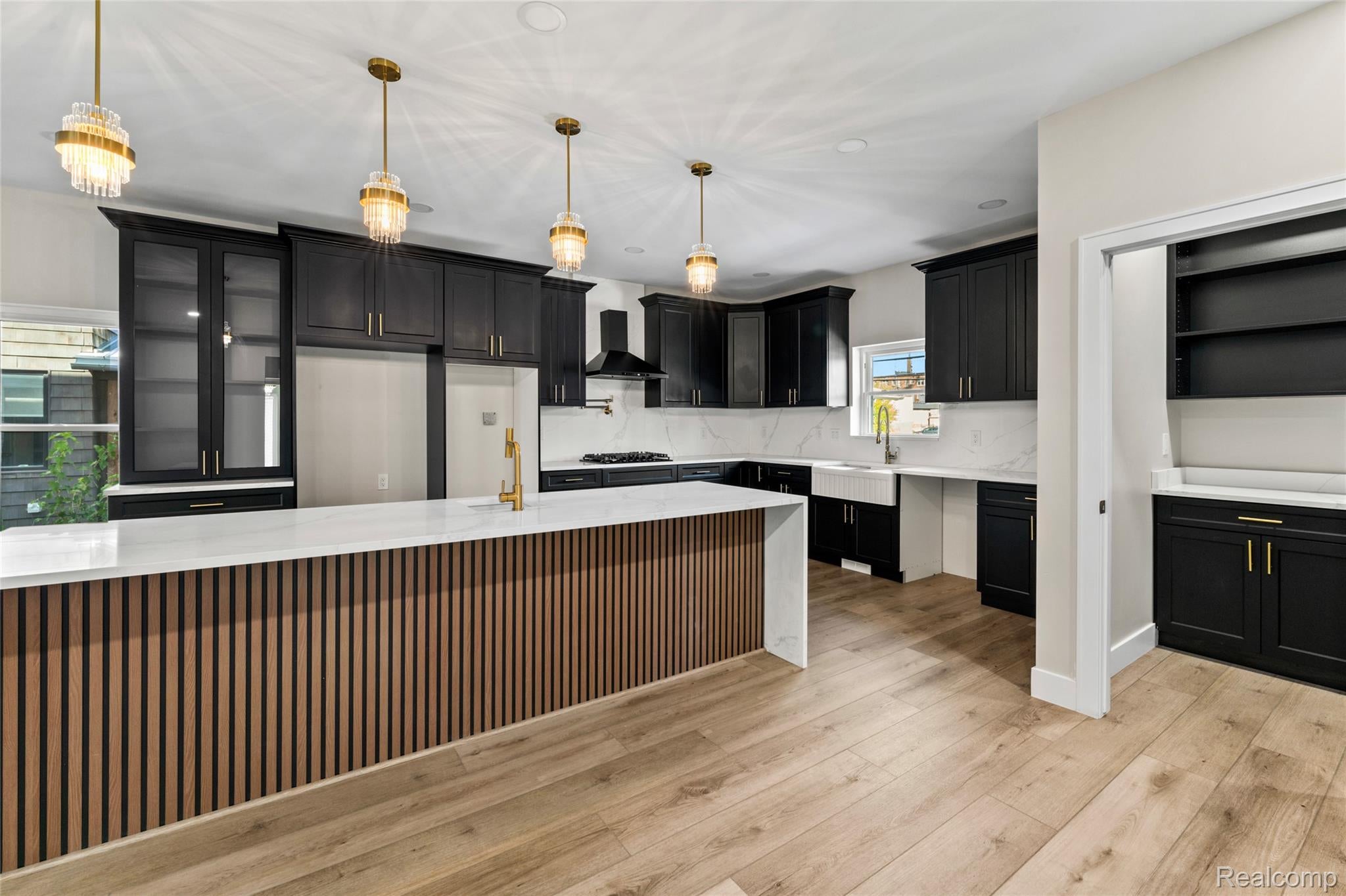 Detroit, Michigan, 48201, United States, 5 Bedrooms Bedrooms, ,6 BathroomsBathrooms,Residential,Active,1963411