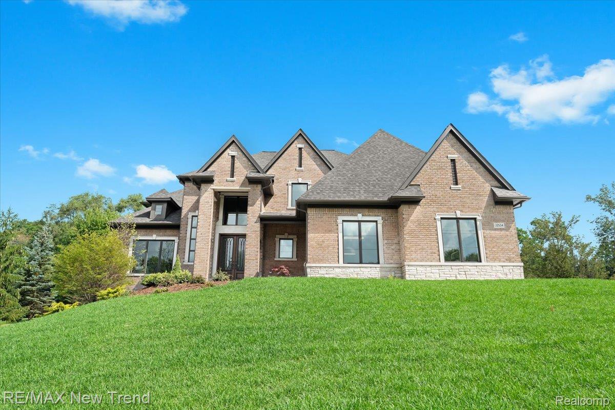 Farmingtonhills, Michigan, 48336, United States, 5 Bedrooms Bedrooms, ,5 BathroomsBathrooms,Residential,Active,1987268