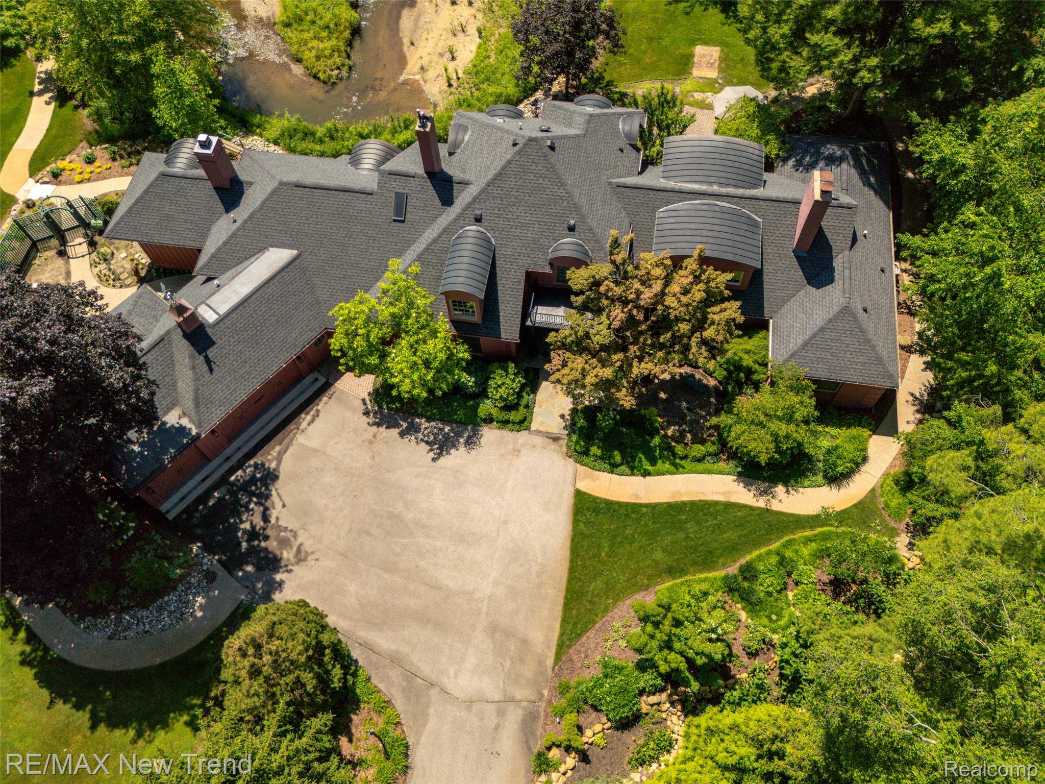 Franklin, Michigan, 48025, United States, 4 Bedrooms Bedrooms, ,4 BathroomsBathrooms,Residential,Active,1926907