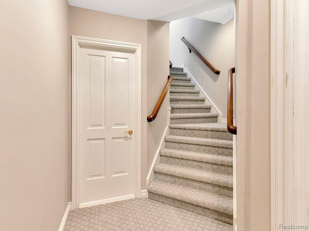 Northville, Michigan, 48167, United States, 6 Bedrooms Bedrooms, ,6 BathroomsBathrooms,Residential,Active,1850675