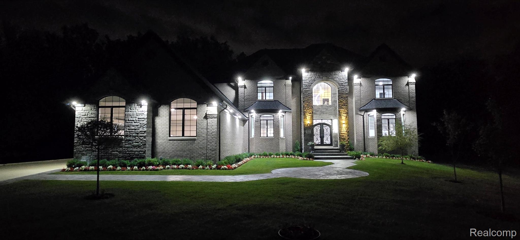 Rochesterhills, Michigan, 48307, United States, 4 Bedrooms Bedrooms, ,5 BathroomsBathrooms,Residential,Active,1962188