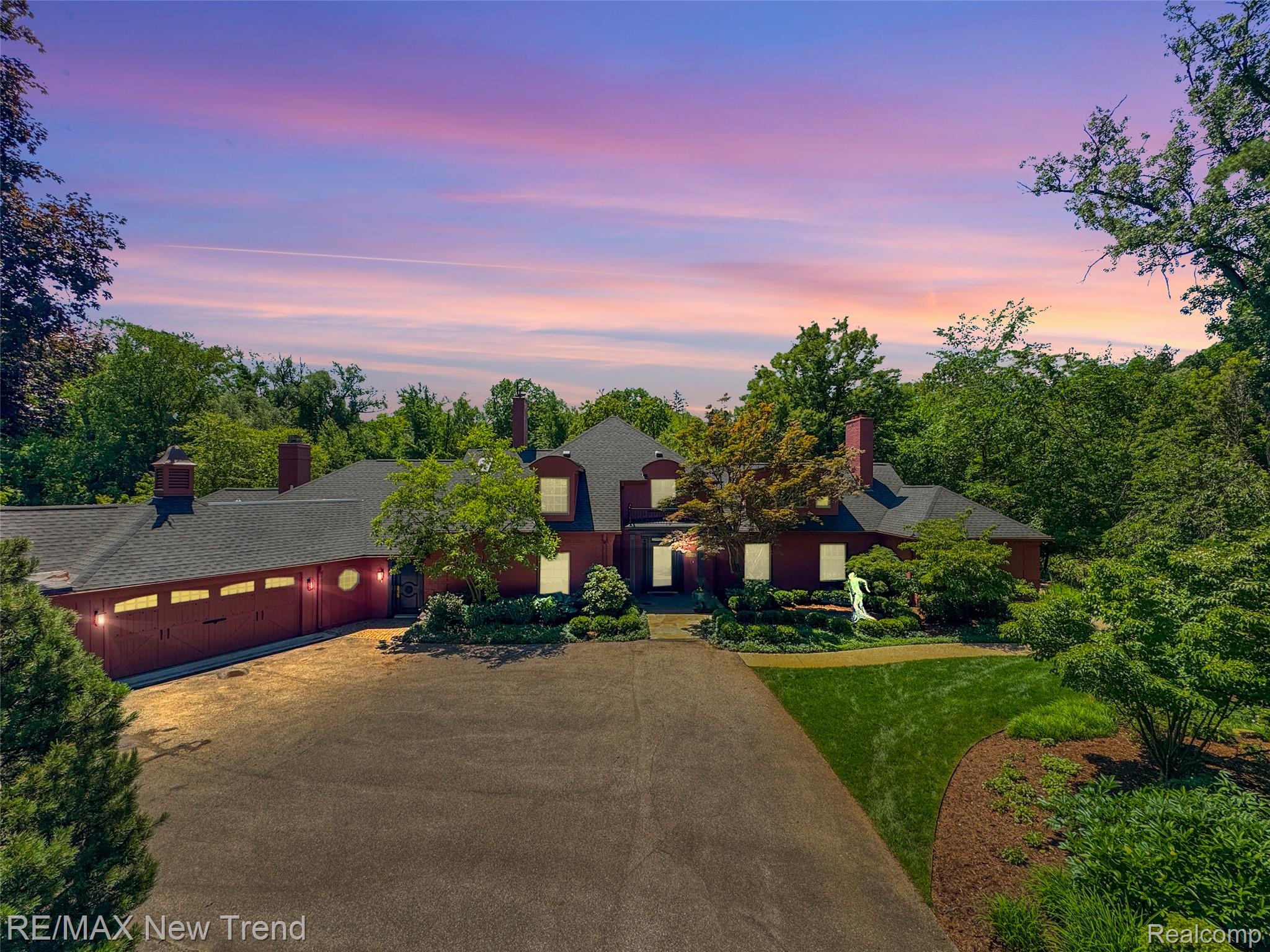 Franklin, Michigan, 48025, United States, 4 Bedrooms Bedrooms, ,4 BathroomsBathrooms,Residential,Active,1926907