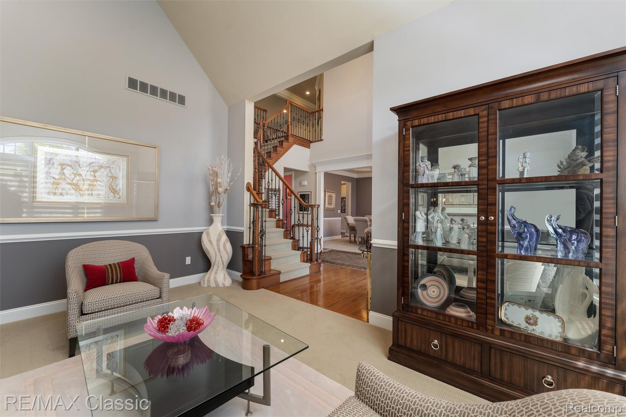 Novi, Michigan, 48374, United States, 5 Bedrooms Bedrooms, ,5 BathroomsBathrooms,Residential,Pending,2052115