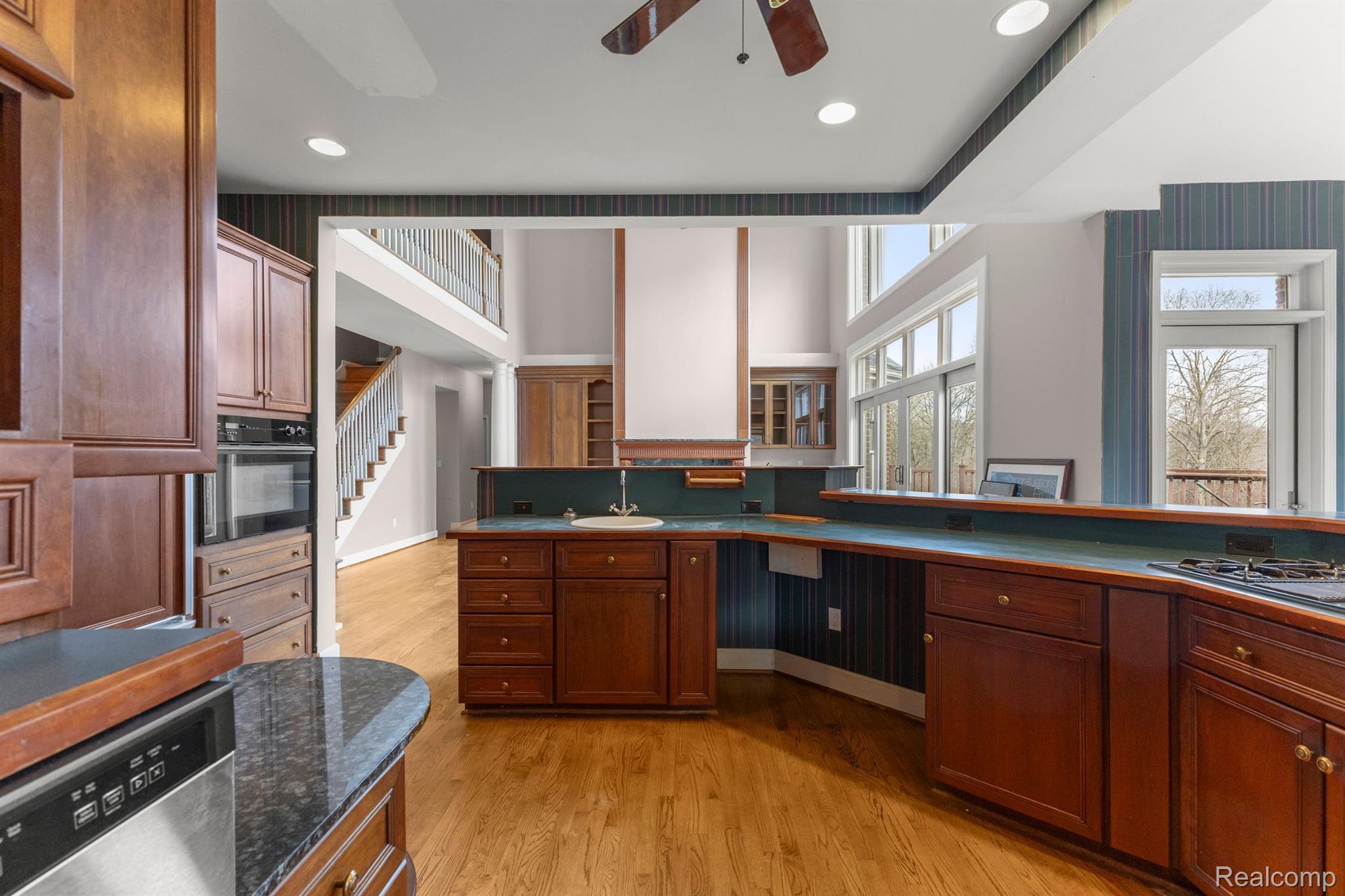 Annarbor, Michigan, 48105, United States, 5 Bedrooms Bedrooms, ,5 BathroomsBathrooms,Residential,Active,1899239