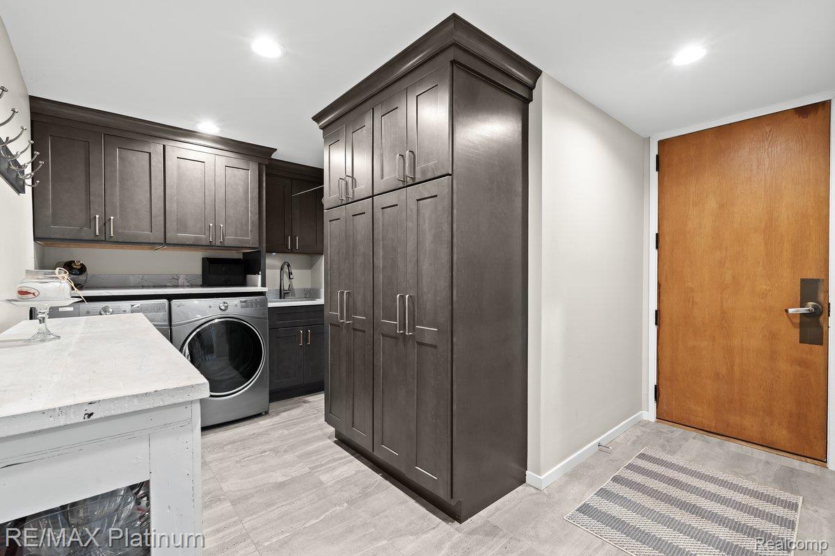 Howell, Michigan, 48843, United States, 4 Bedrooms Bedrooms, ,6 BathroomsBathrooms,Residential,Active,1973360