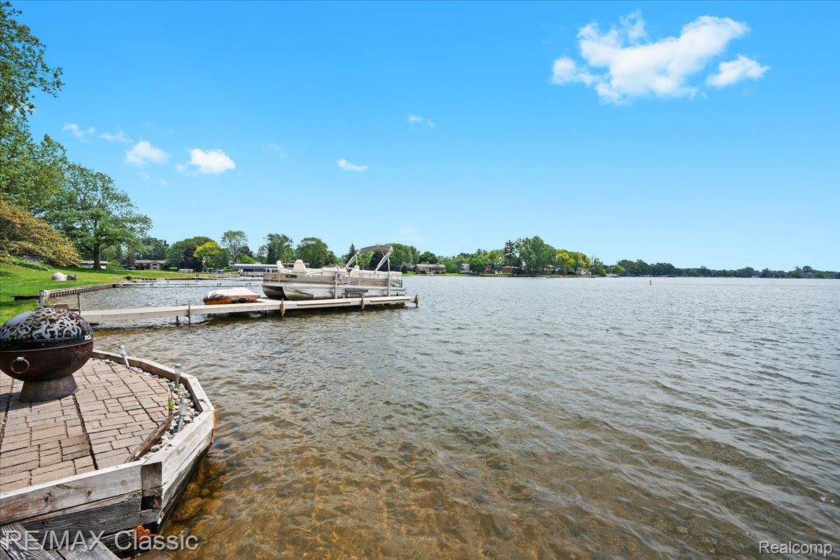 Commercetwp, Michigan, 48382, United States, 3 Bedrooms Bedrooms, ,4 BathroomsBathrooms,Residential,Active,1893215